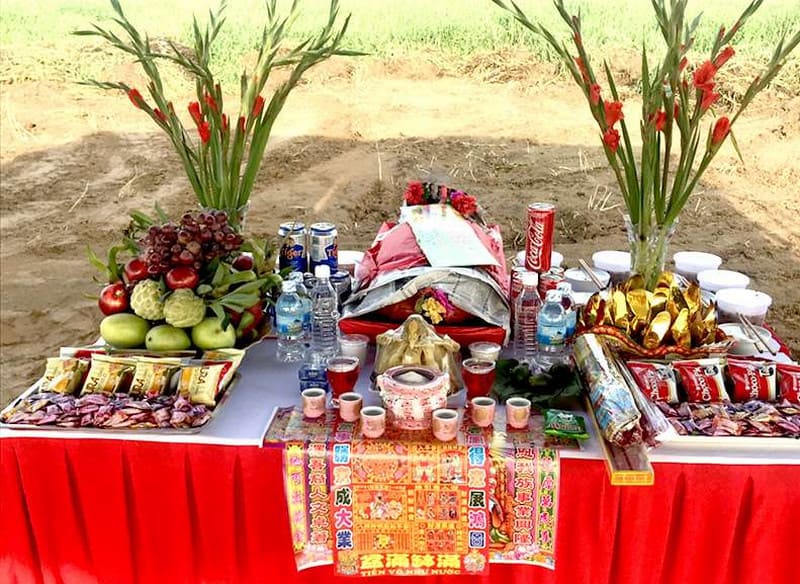 Sắm lễ cúng thổ công trước khi tảo mộ cần những gì?